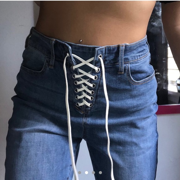 JEANS - Picture 2 of 4